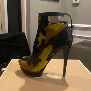 Camo Michael Kors pumps - size 6.5